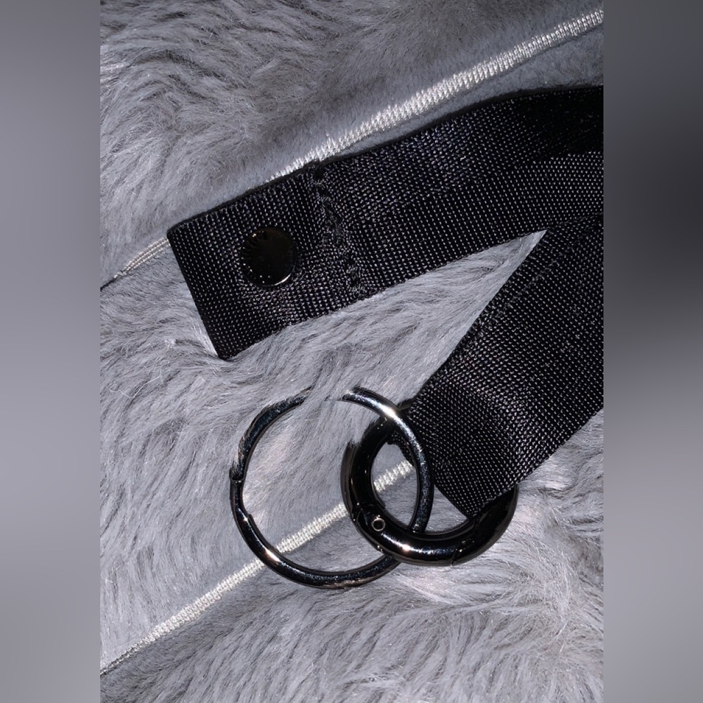 Lululemon True Connection Keychain - Picture 3 of 5